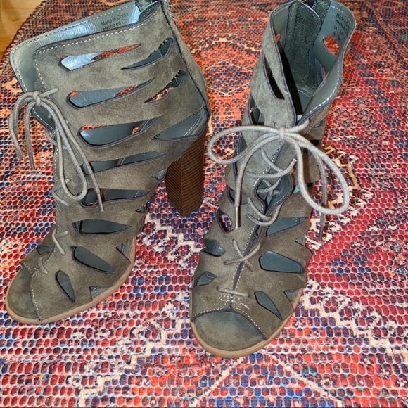 SPRING olive heels - Picture 2 of 6